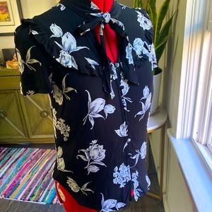 ✌🏻Maeve by Anthropologie short sleeve black floral blouse